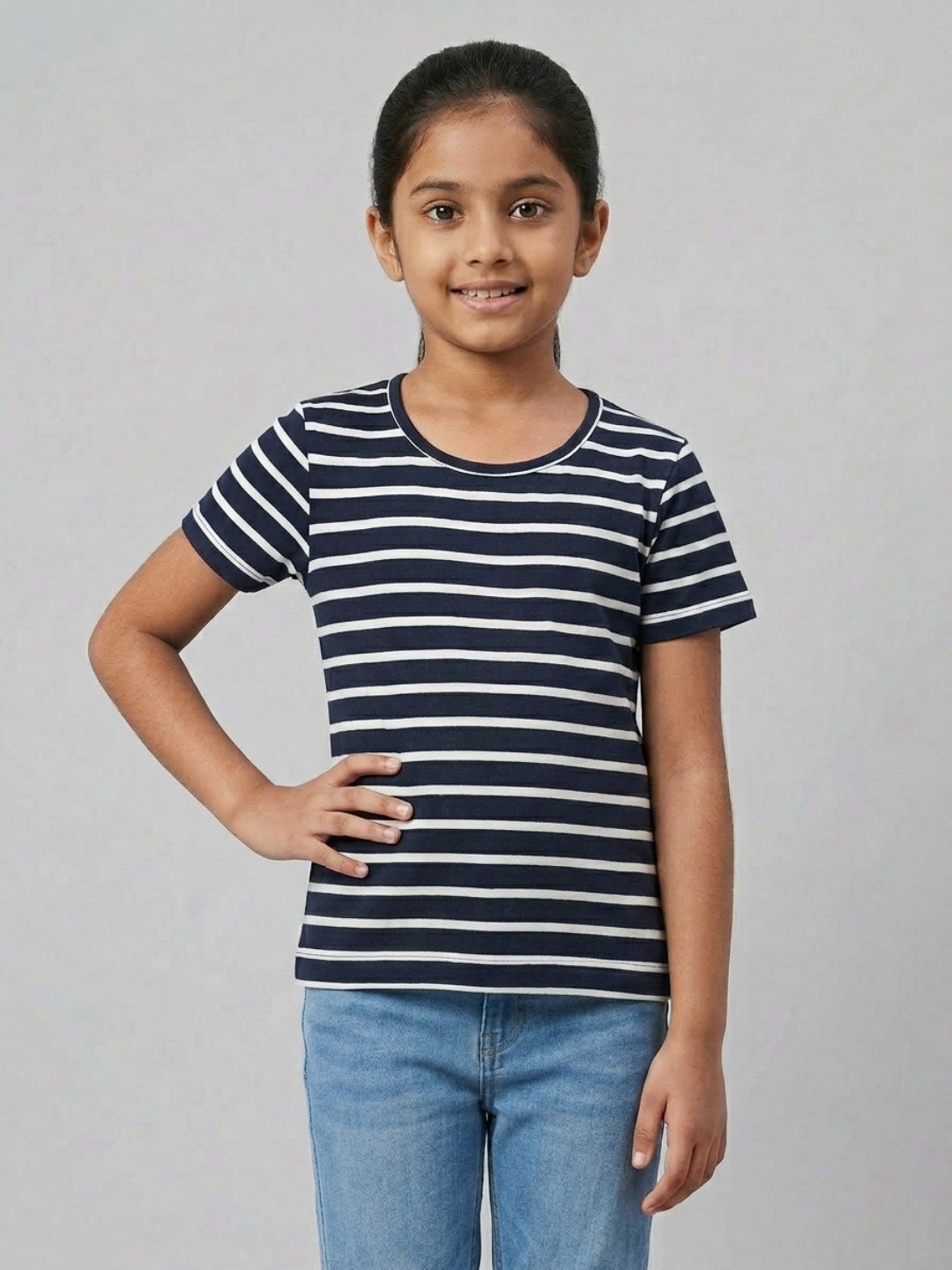 बिगलिलपीपल लड़कियों की लाल और नेवी स्ट्राइप्ड राउंड नेक शॉर्ट स्लीव्स टी-शर्ट (2 का पैक)