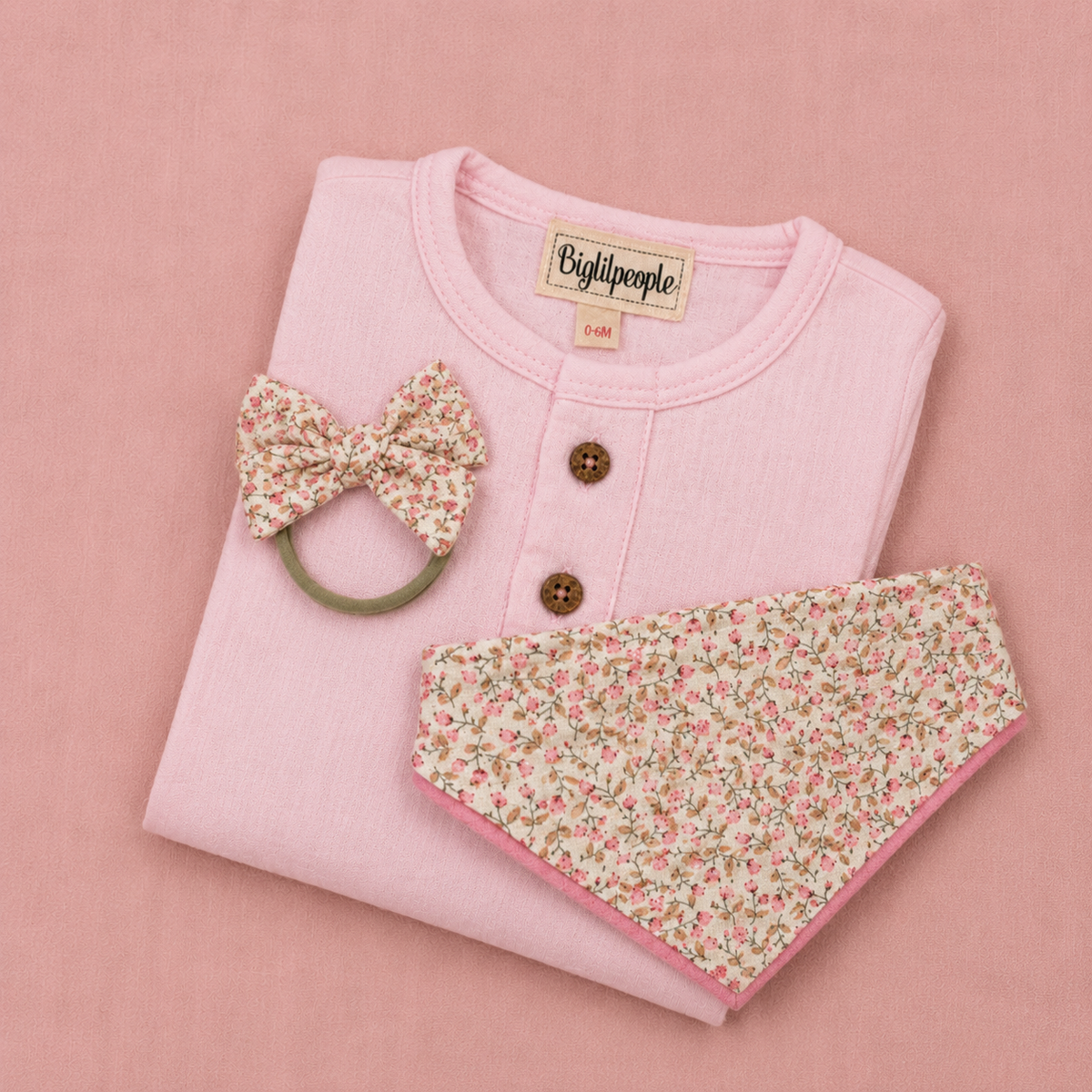 Newborn Muslin Gift Set with Bib & Headband