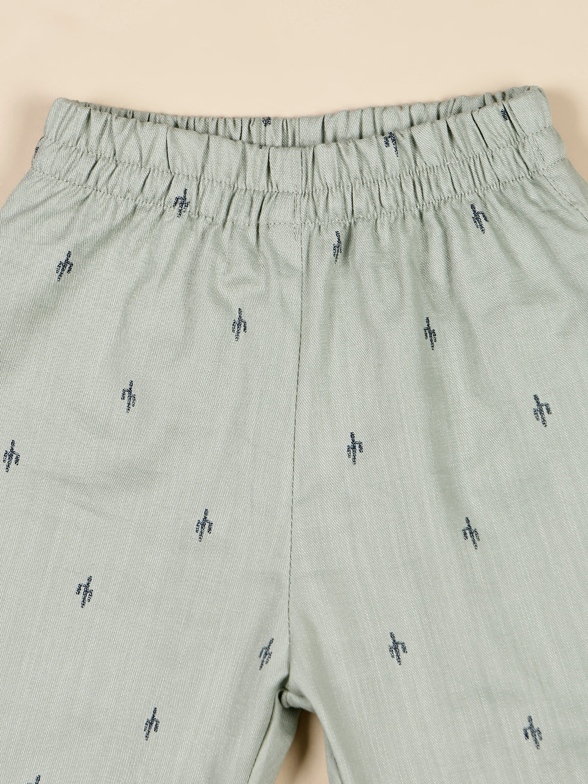 Conjunto coordinado con estampado de cactus