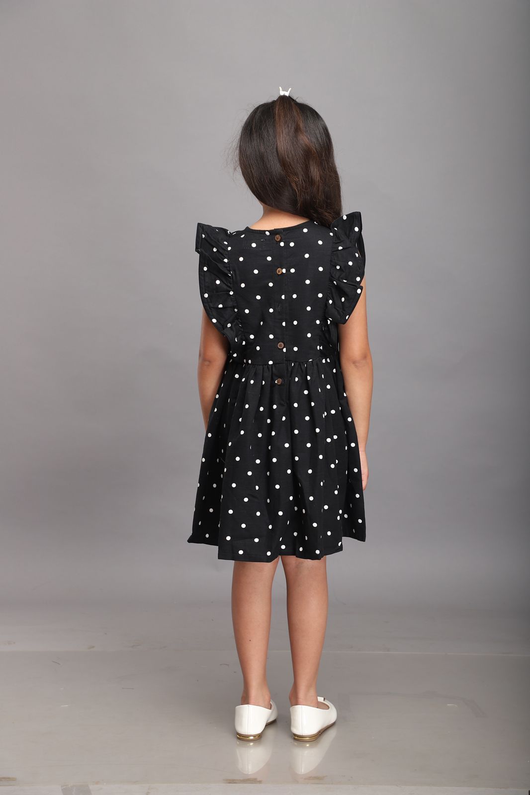Vestido negro de lunares