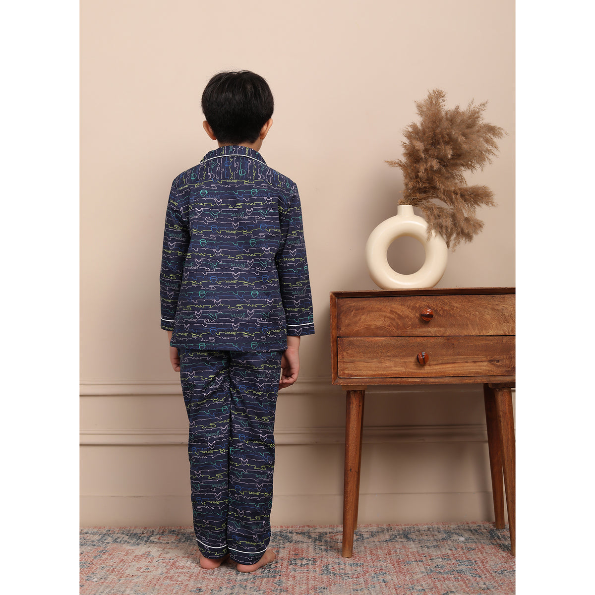 Pijamas con cuello con muescas para niñas y niños