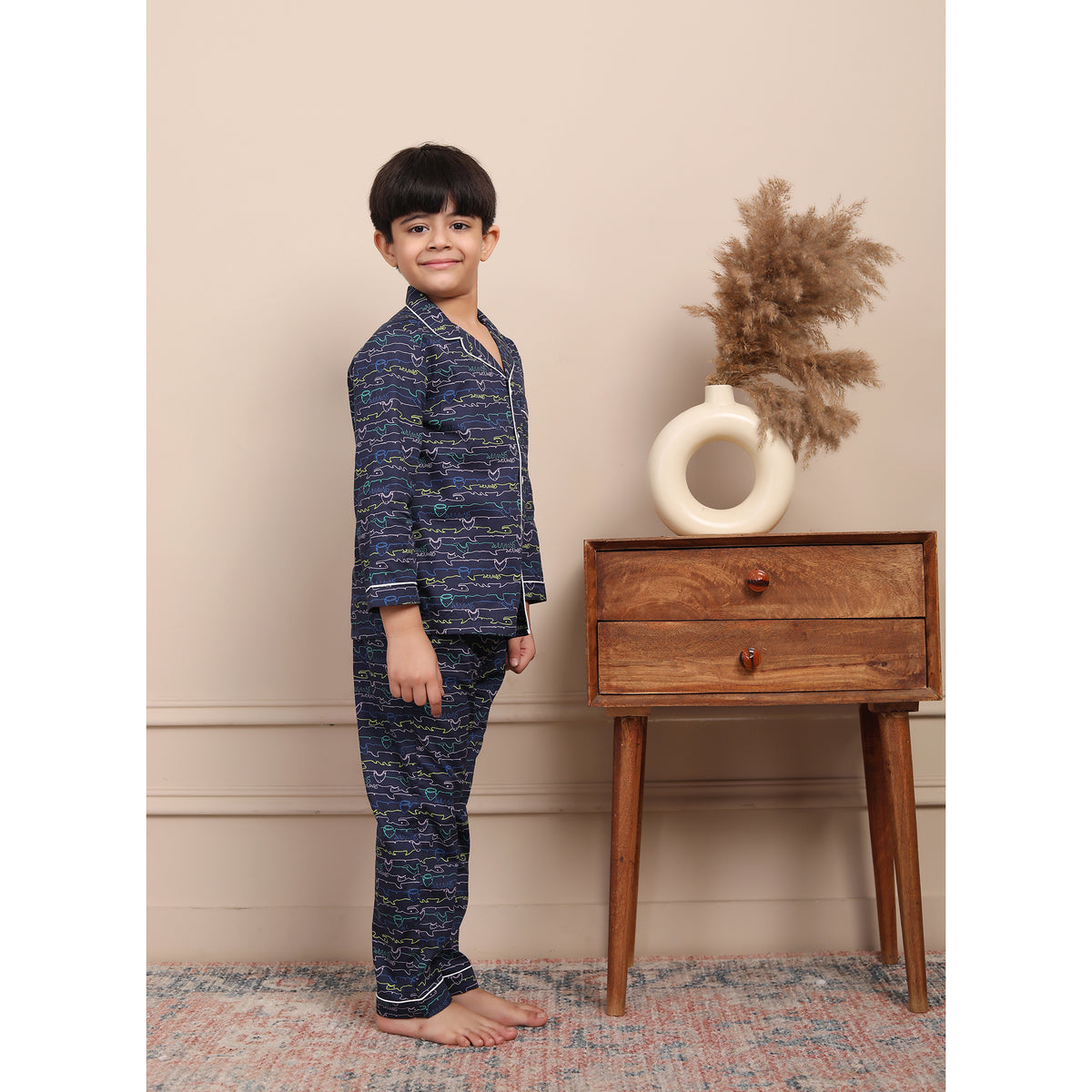 Pijamas con cuello con muescas para niñas y niños