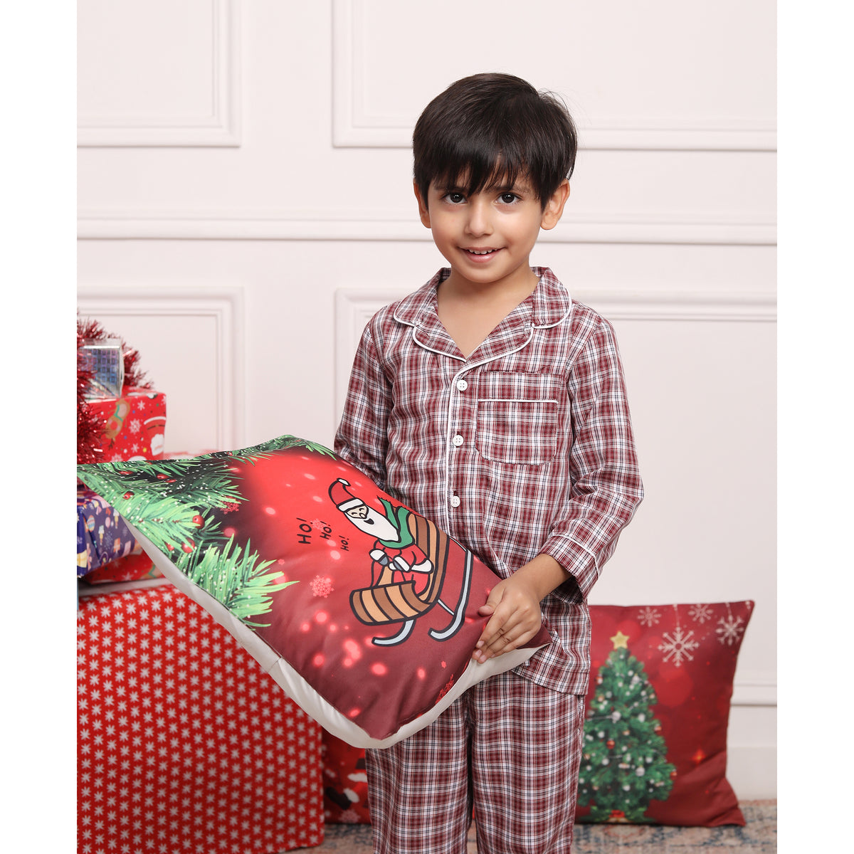 Pijamas navideñas granates y blancas para niñas y niños