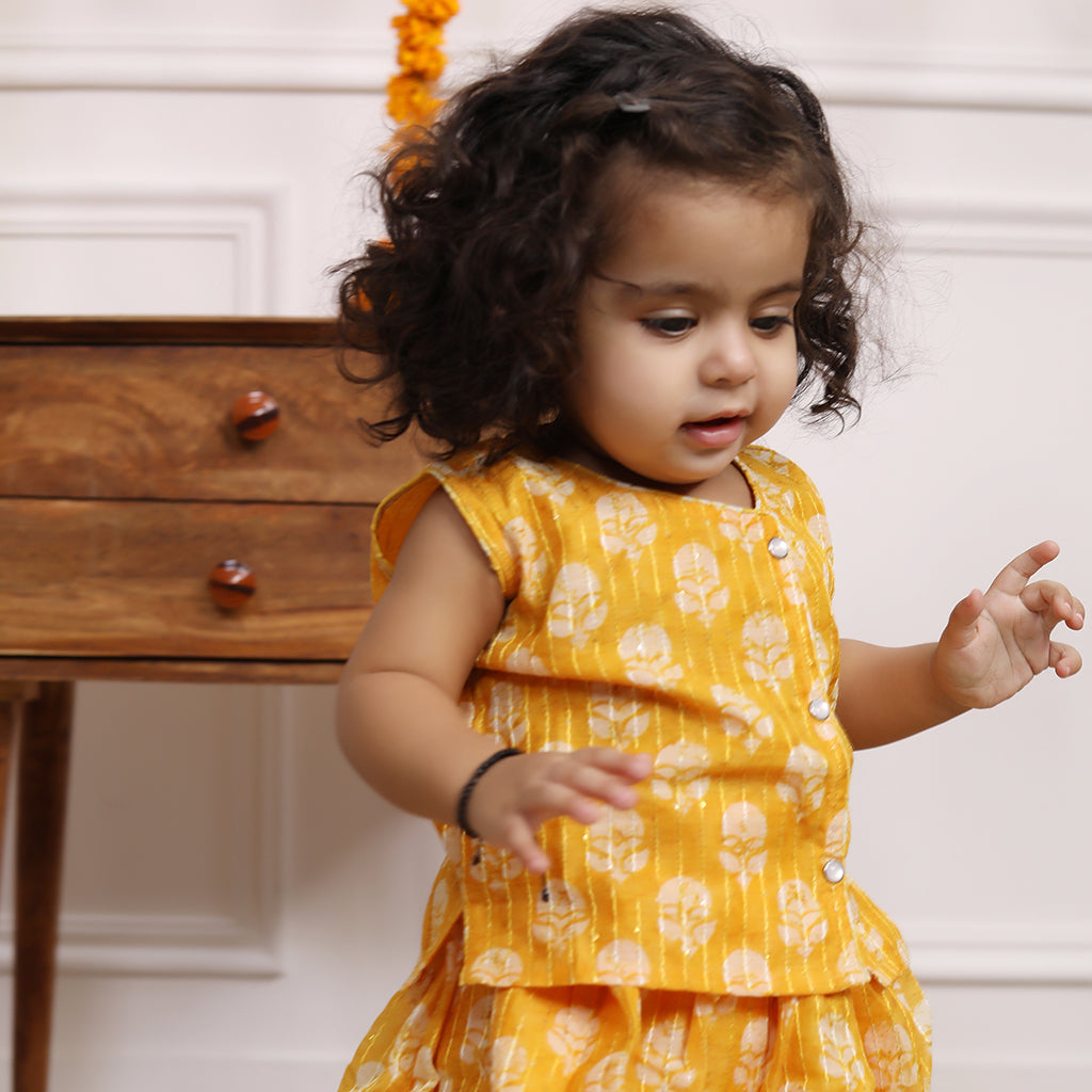 Conjunto de Lehenga de seda de algodón Chanderi para niñas - Amarillo