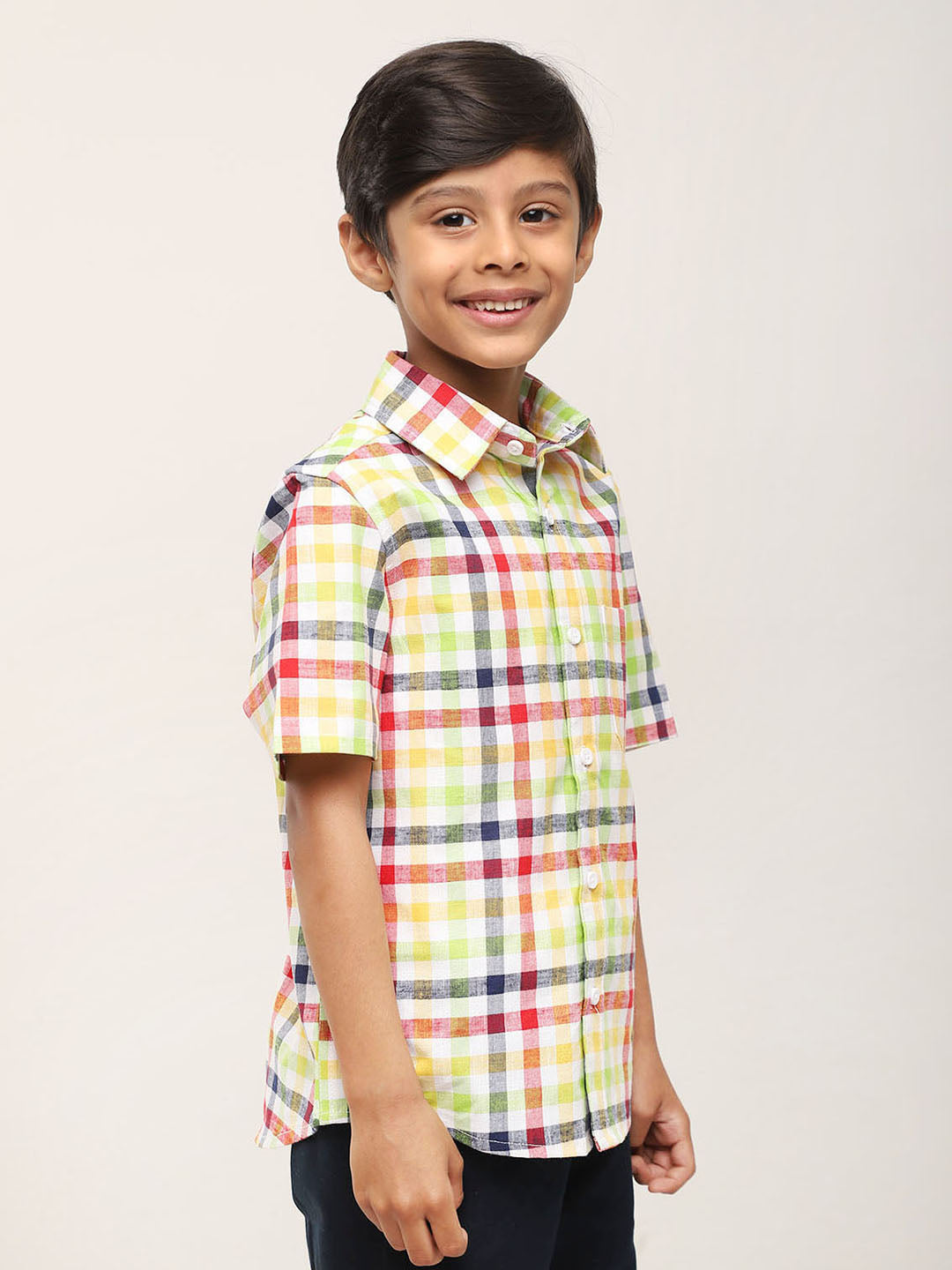 Conjunto de ropa multicolor para niños