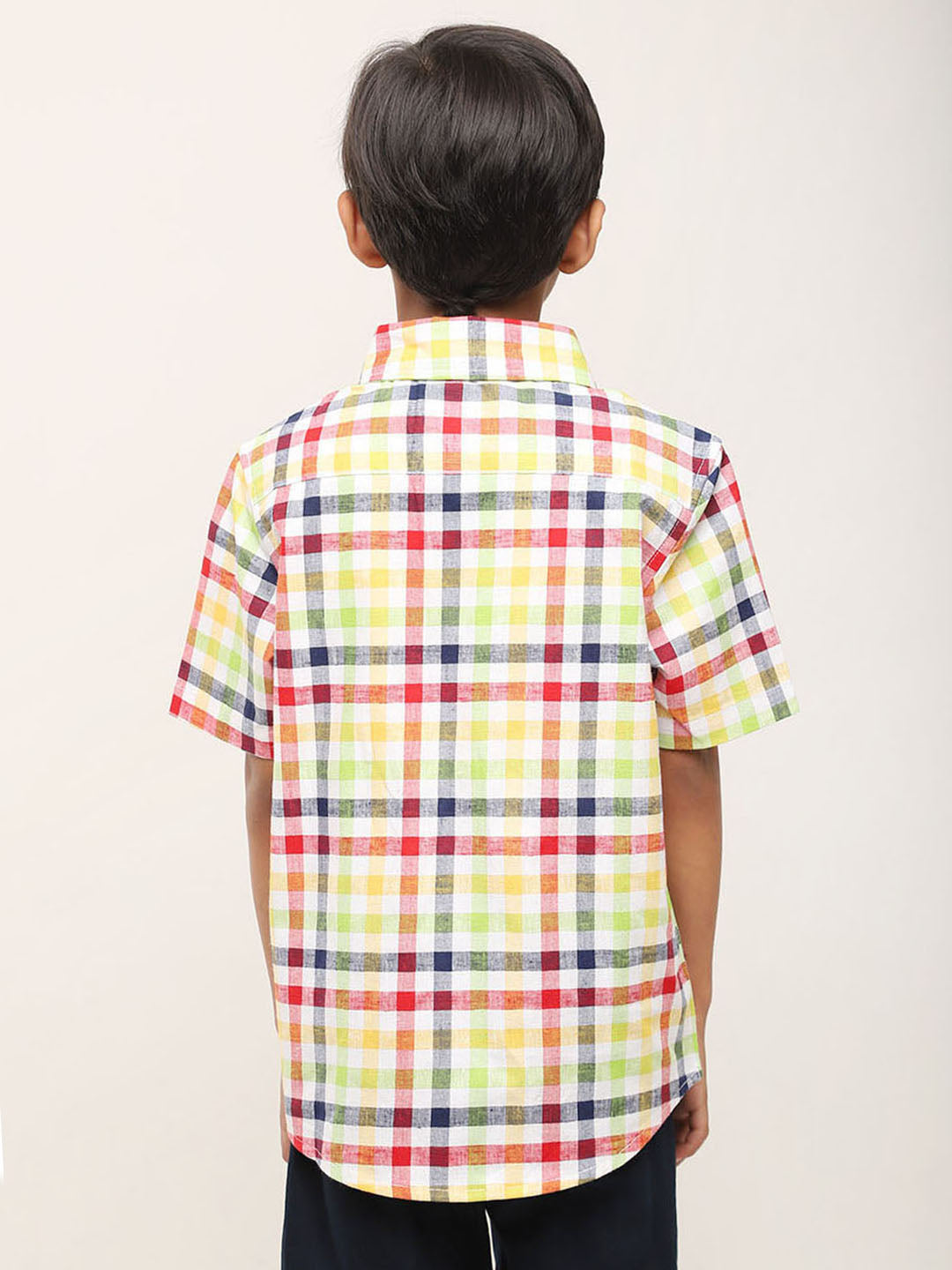 Conjunto de ropa multicolor para niños