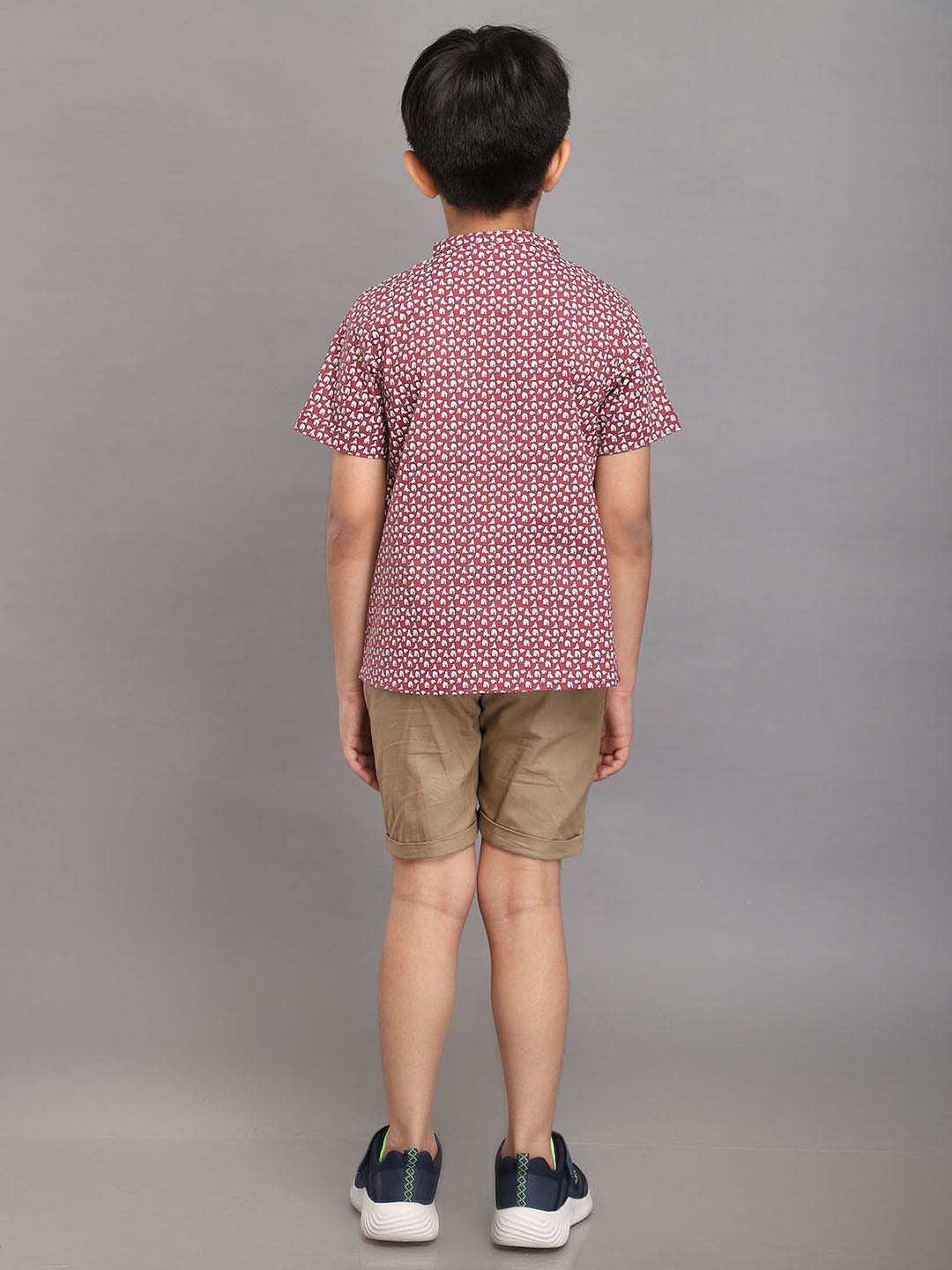 Conjunto de ropa divertida estilo mandarín con estampado para niños