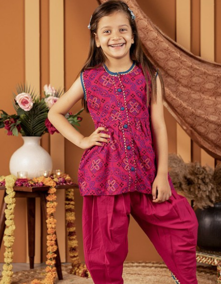 Girls Floral Printed Regular Pure Cotton Kurta with Salwar