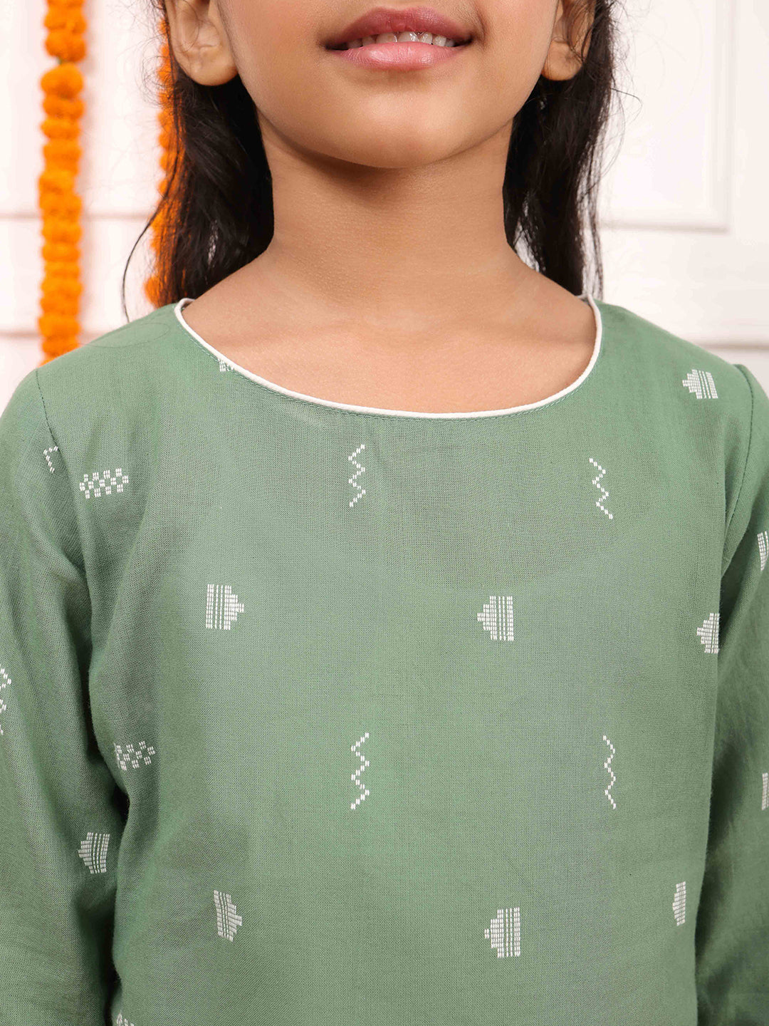 Girls Printed Full Sleeves Kurta Set-Light Green