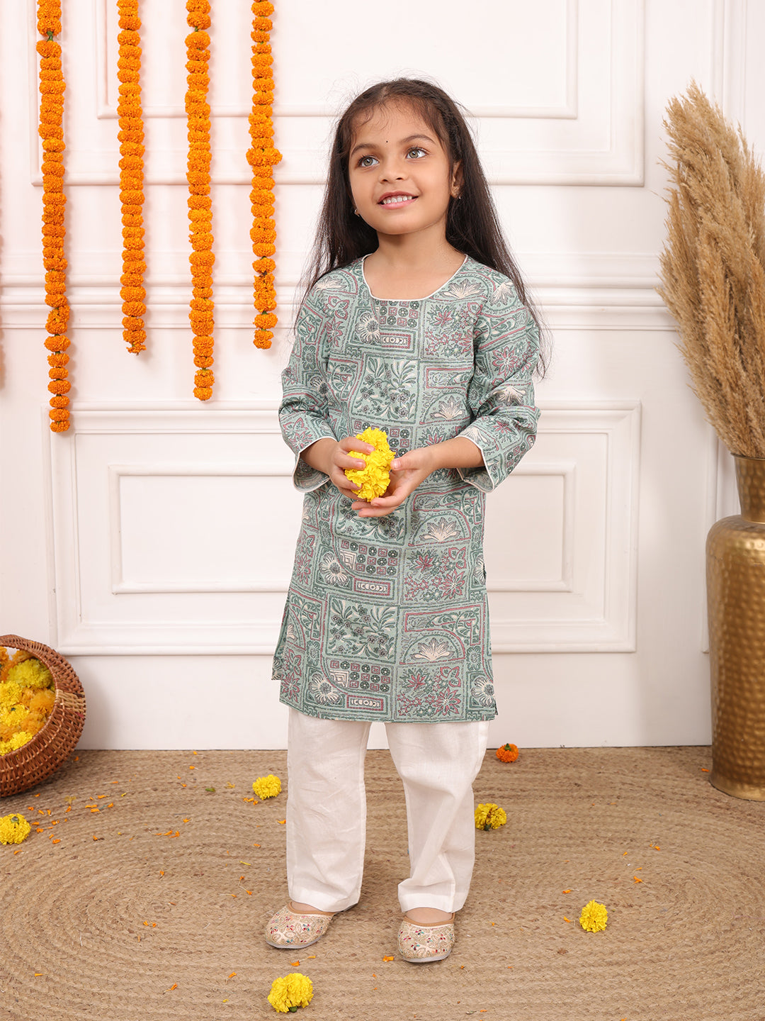 Girls Printed Full Sleeves Kurta Set-Green & Off-White