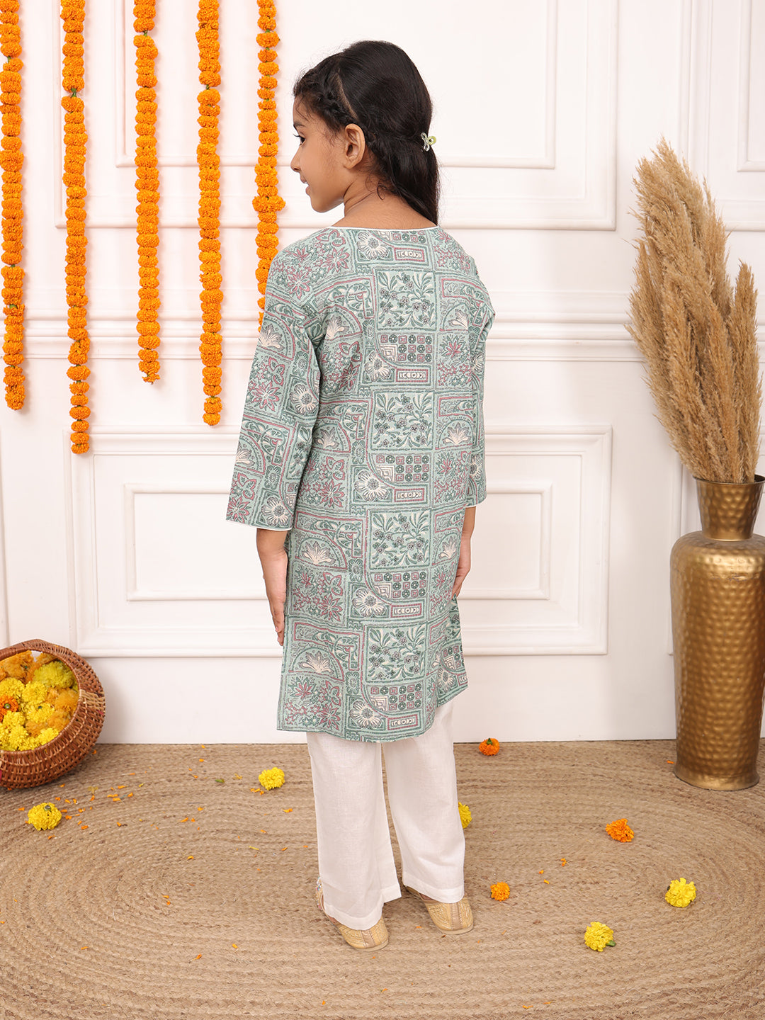 Girls Printed Full Sleeves Kurta Set-Green & Off-White