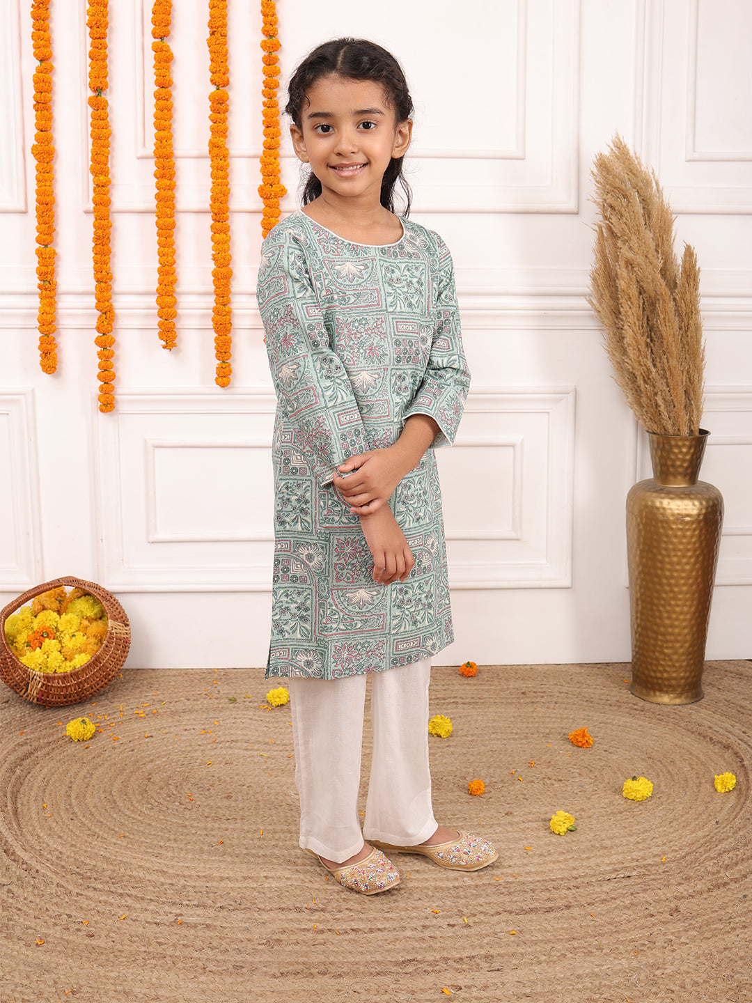 Girls Printed Full Sleeves Kurta Set-Green & Off-White