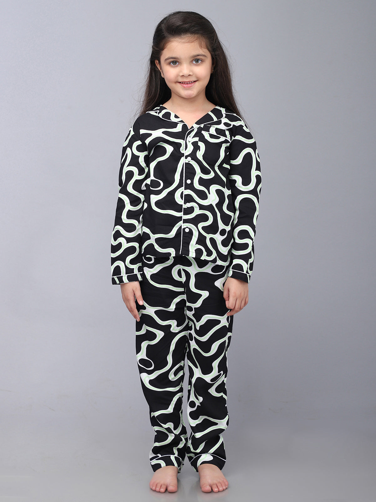 Black & White Printed Nightsuit For Girls