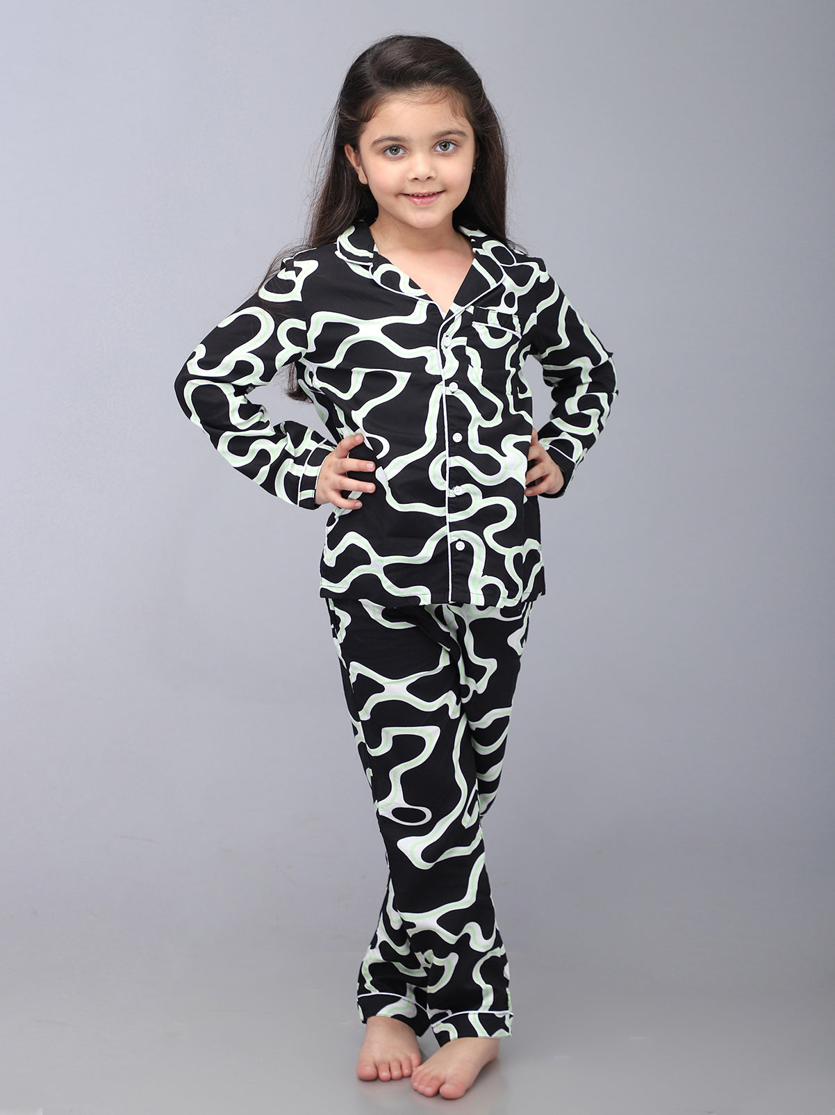 Black & White Printed Nightsuit For Girls