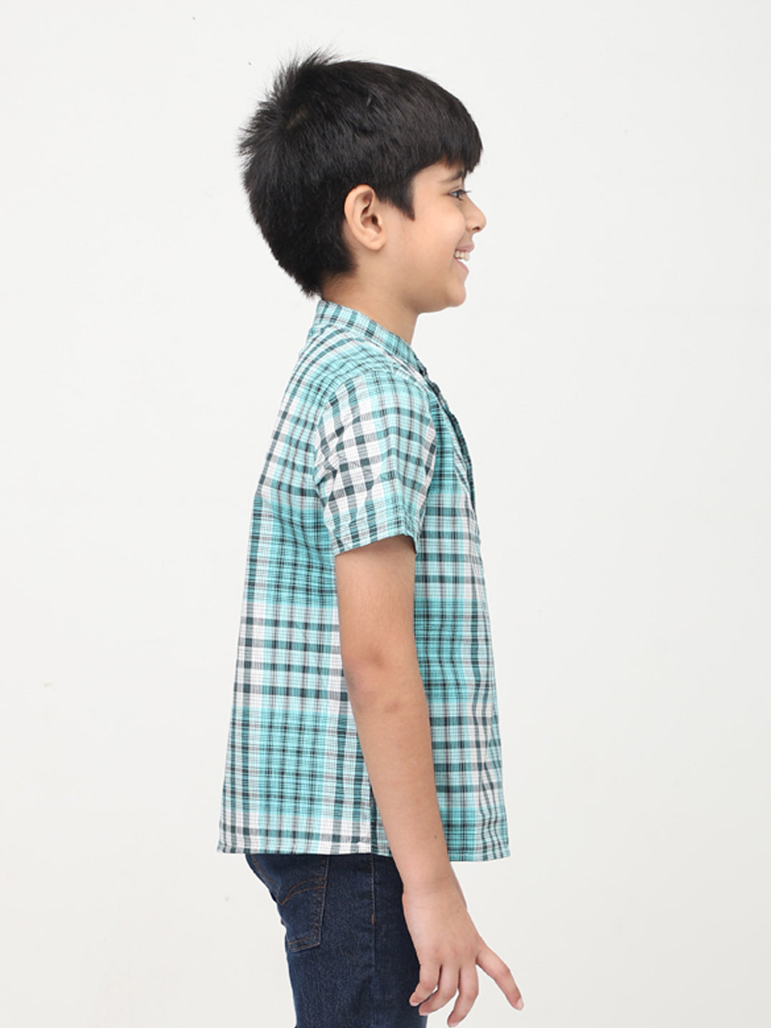 Camisa casual a cuadros de manga corta con cuello mandarín