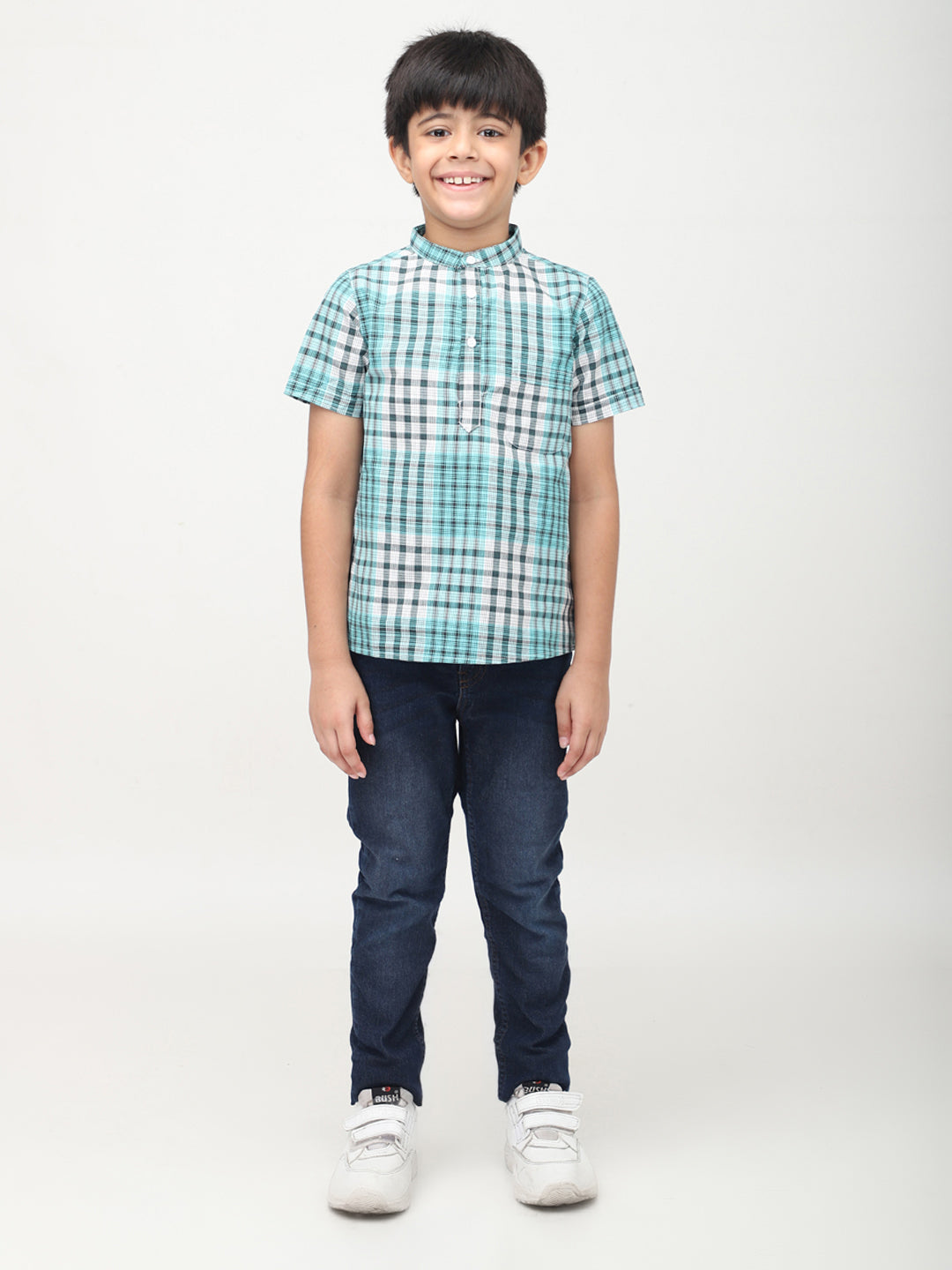 Camisa casual a cuadros de manga corta con cuello mandarín