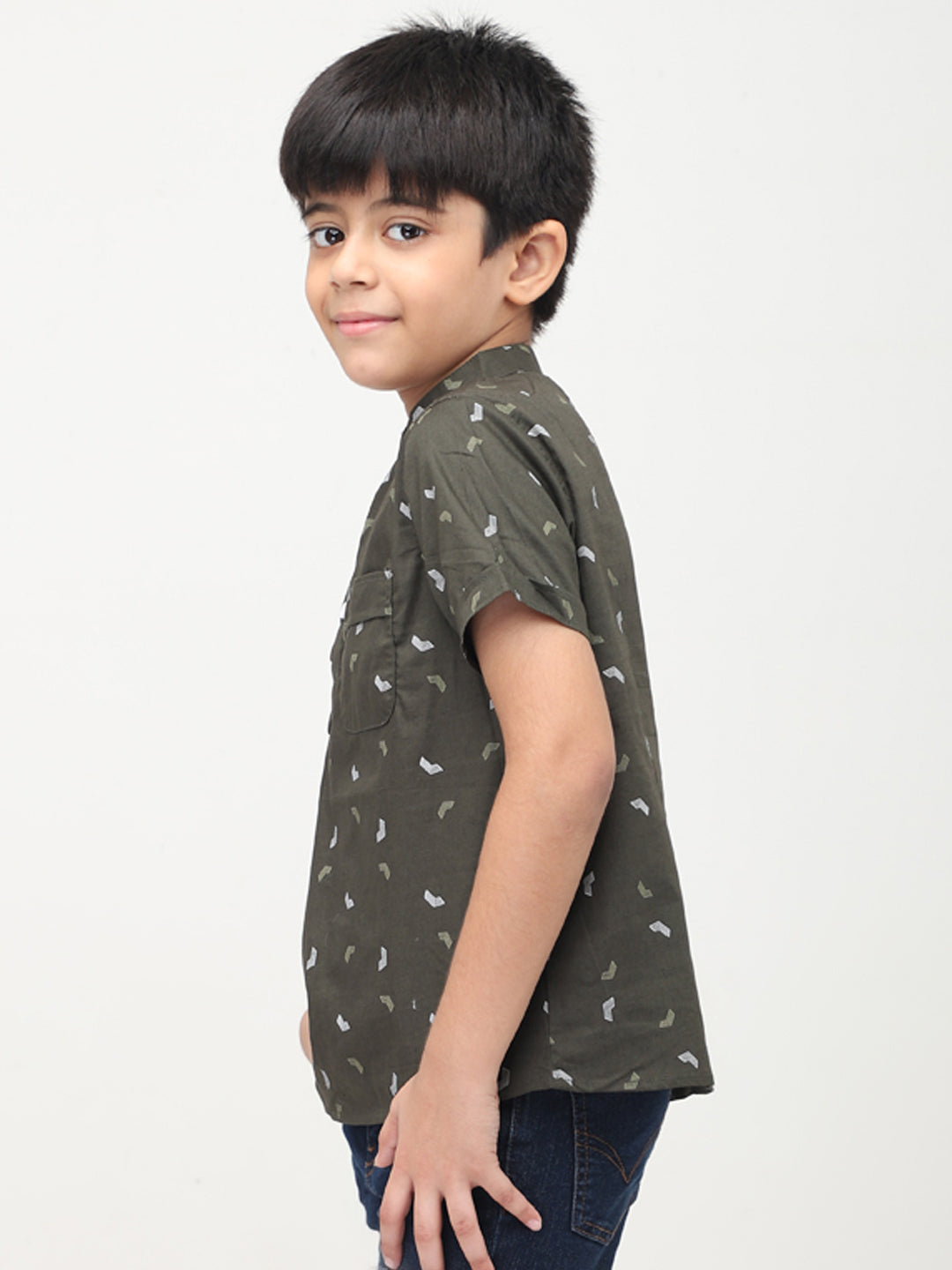 Camisa casual de manga corta estampada para niños estilo mandarín
