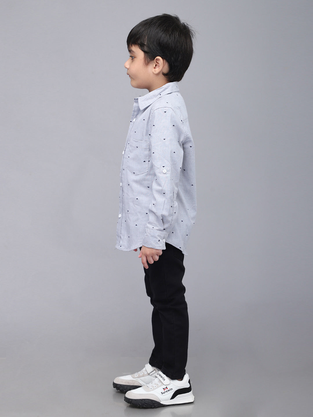 Camisa informal gris de manga larga estampada