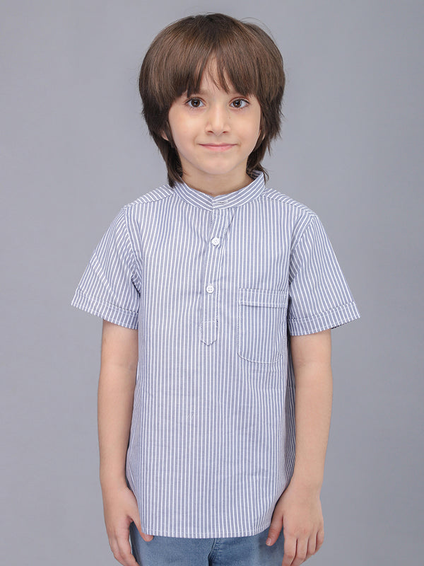 Camisa a cuadros de media manga estilo mandarín