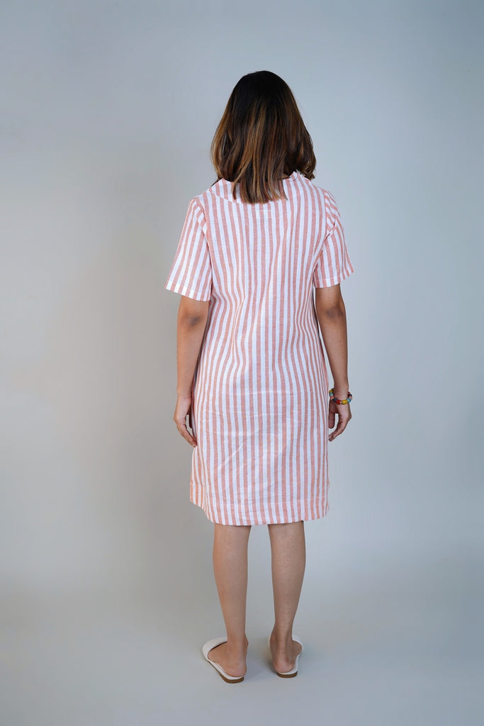Vestido acampanado de lino a rayas blancas y naranjas para mujer
