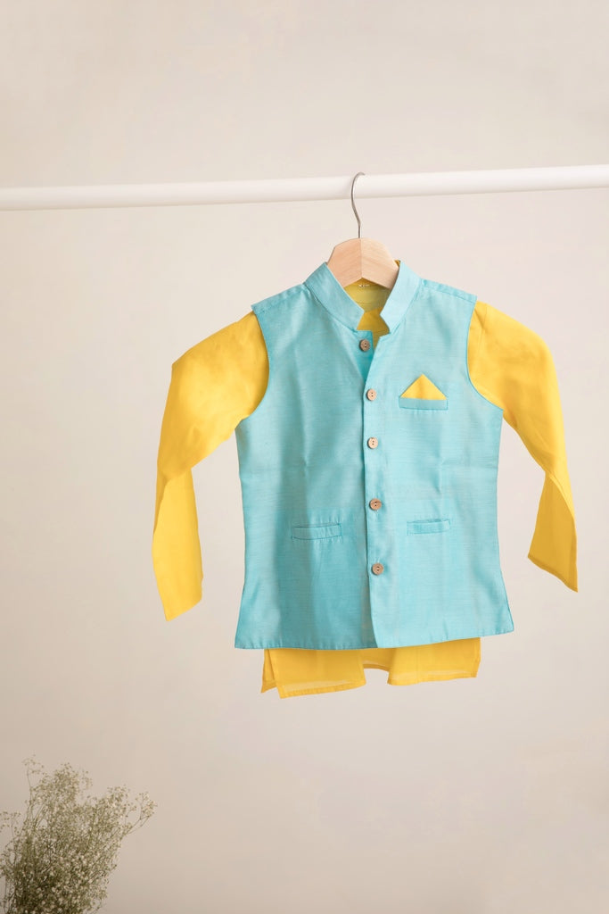 Kurta Pajama con chaqueta